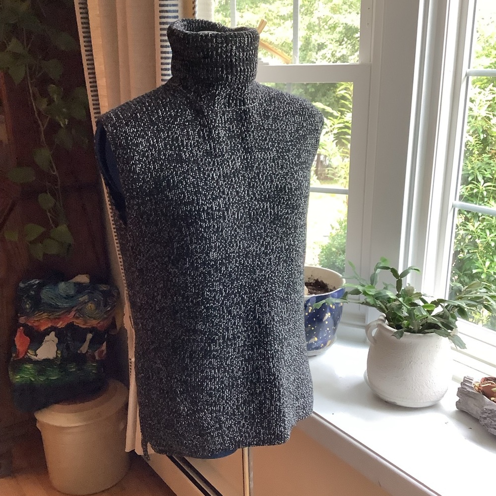 Everlane turtleneck sweater tunic in black/white marl